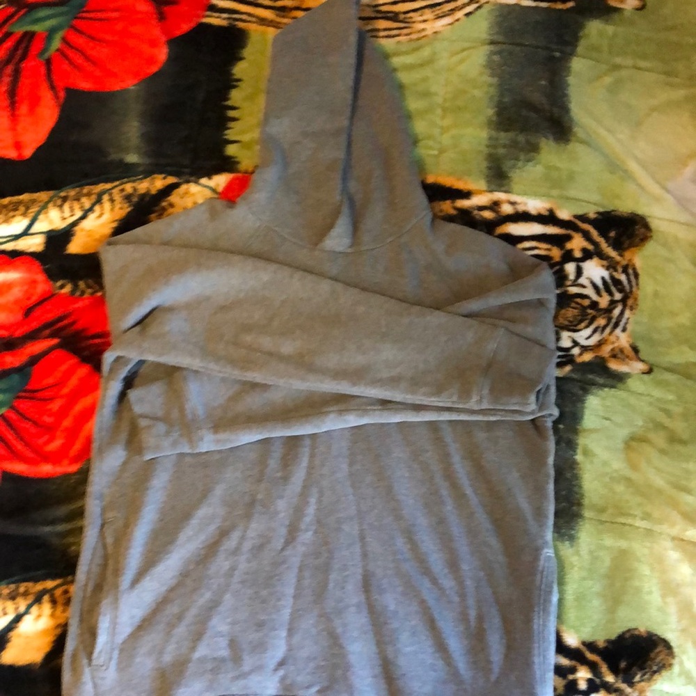 Regular gray hoodie